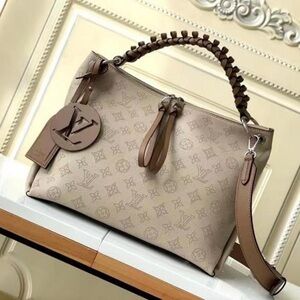 💝💝Louis Vuitton perforated handbag Backpack satchel